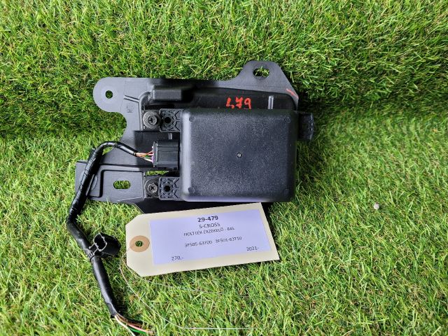 bontott SUZUKI S-CROSS Holttérérzékelő