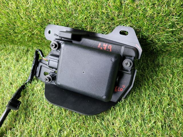 bontott SUZUKI S-CROSS Holttérérzékelő