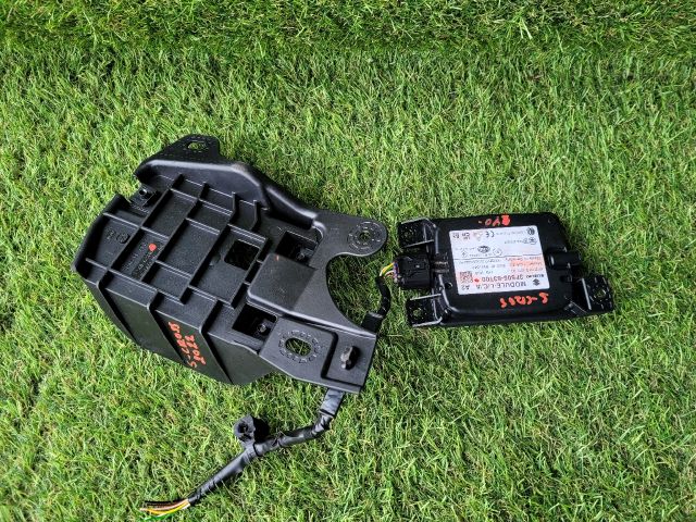 bontott SUZUKI S-CROSS Holttérérzékelő