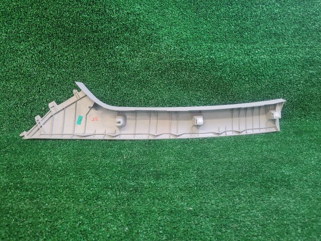 bontott SUZUKI S-CROSS Jobb A Oszlop Burkolat