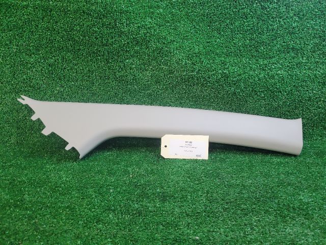 bontott SUZUKI S-CROSS Jobb A Oszlop Burkolat