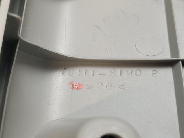 bontott SUZUKI S-CROSS Jobb A Oszlop Burkolat