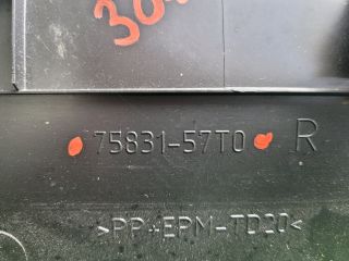 bontott SUZUKI S-CROSS Jobb Alsó Műszerfal Burkolat