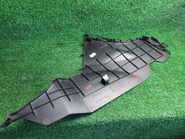 bontott SUZUKI S-CROSS Jobb Alsó Műszerfal Burkolat