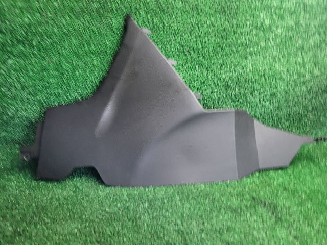 bontott SUZUKI S-CROSS Jobb Alsó Műszerfal Burkolat