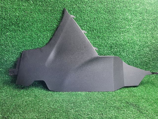 bontott SUZUKI S-CROSS Jobb Alsó Műszerfal Burkolat