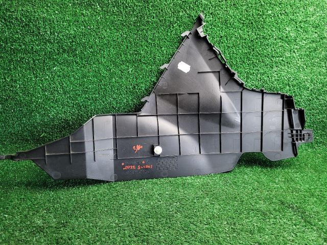 bontott SUZUKI S-CROSS Jobb Alsó Műszerfal Burkolat