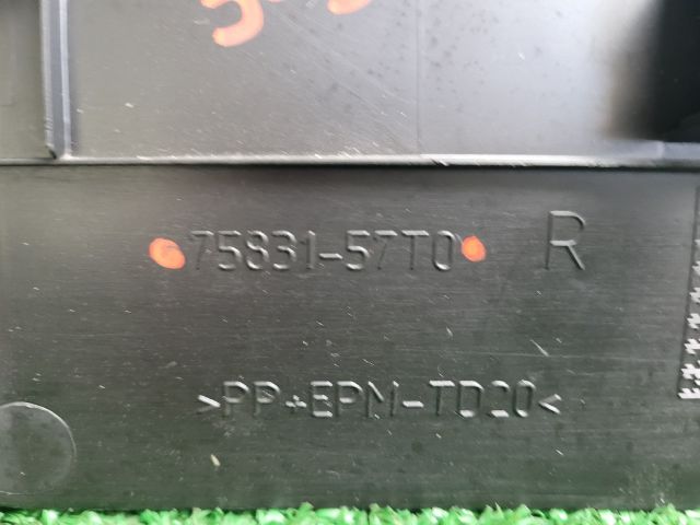 bontott SUZUKI S-CROSS Jobb Alsó Műszerfal Burkolat