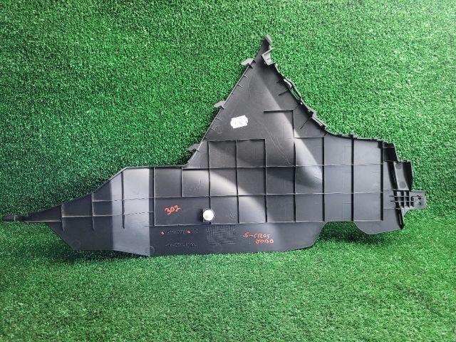 bontott SUZUKI S-CROSS Jobb Alsó Műszerfal Burkolat