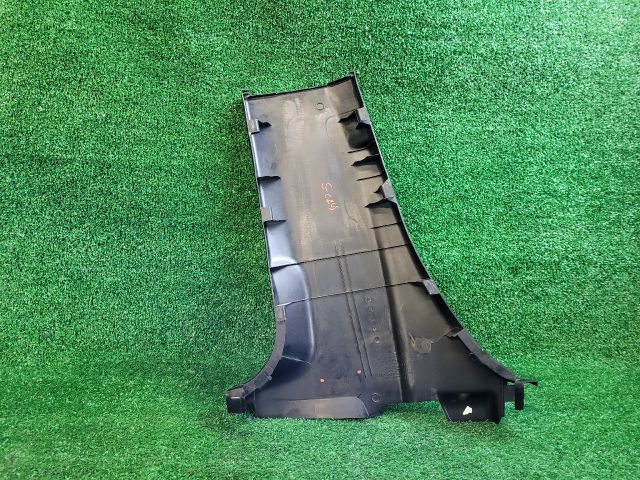 bontott SUZUKI S-CROSS Jobb B Oszlop Burkolat