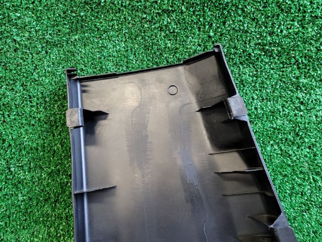 bontott SUZUKI S-CROSS Jobb B Oszlop Burkolat