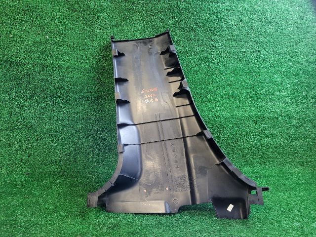 bontott SUZUKI S-CROSS Jobb B Oszlop Burkolat