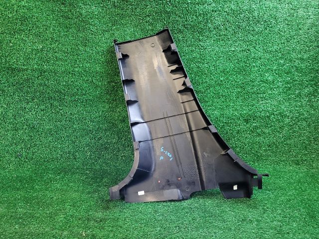 bontott SUZUKI S-CROSS Jobb B Oszlop Burkolat