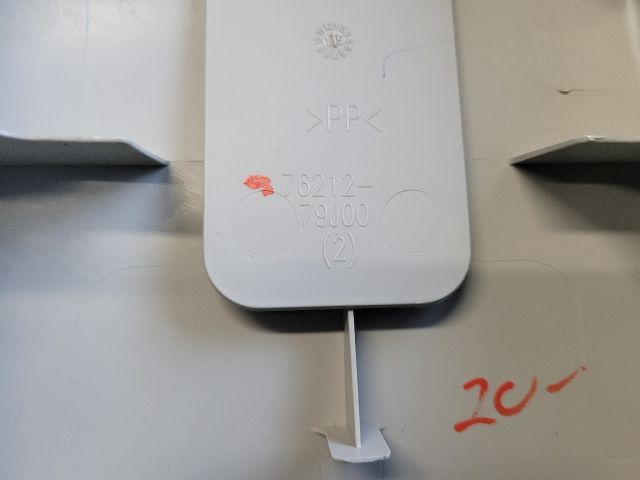 bontott SUZUKI S-CROSS Jobb B Oszlop Burkolat