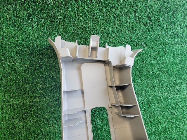 bontott SUZUKI S-CROSS Jobb B Oszlop Burkolat