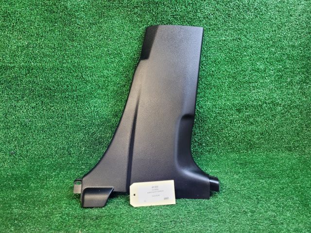 bontott SUZUKI S-CROSS Jobb B Oszlop Burkolat