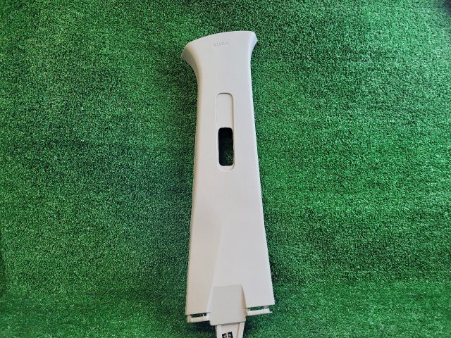 bontott SUZUKI S-CROSS Jobb B Oszlop Burkolat