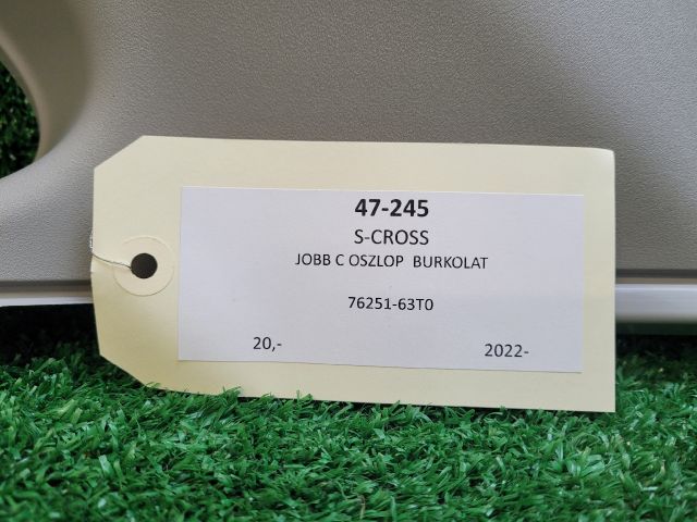 bontott SUZUKI S-CROSS Jobb C Oszlop Burkolat