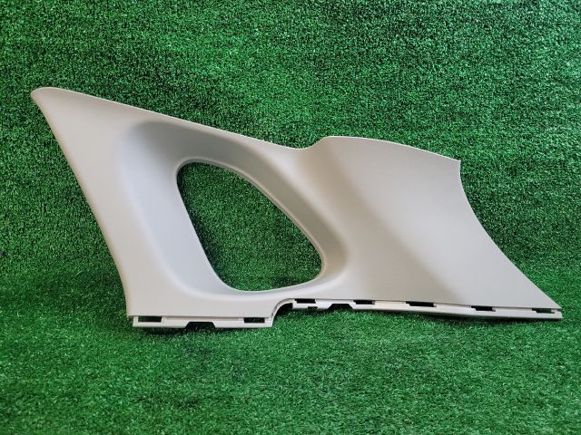 bontott SUZUKI S-CROSS Jobb C Oszlop Burkolat