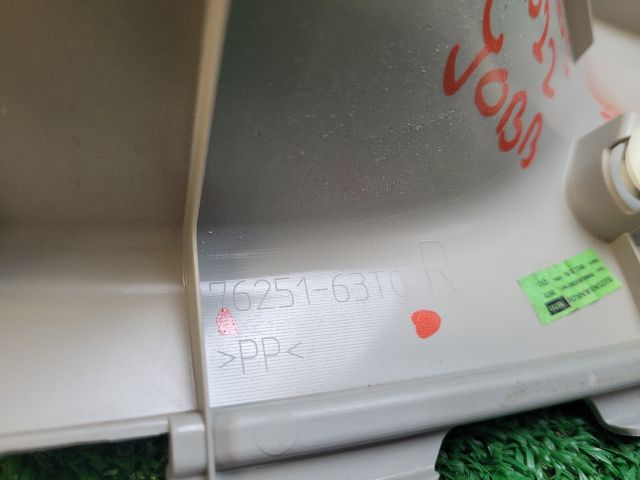 bontott SUZUKI S-CROSS Jobb C Oszlop Burkolat