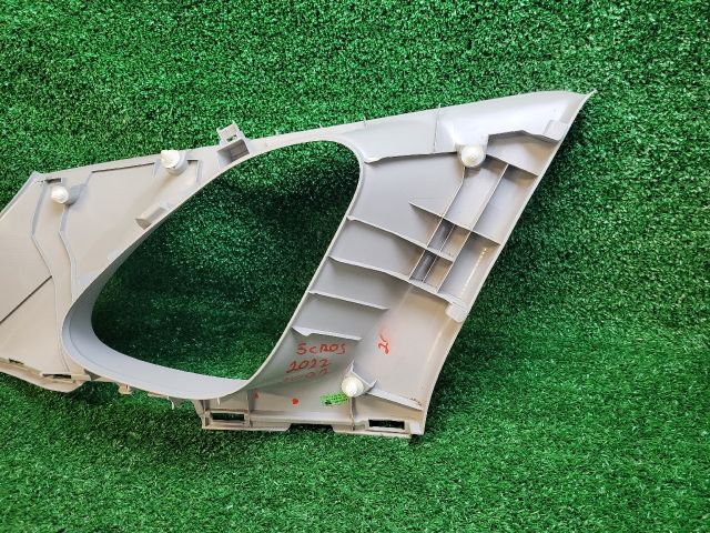 bontott SUZUKI S-CROSS Jobb C Oszlop Burkolat