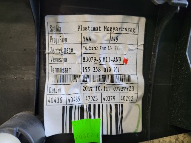 bontott SUZUKI S-CROSS Jobb első Ajtó Kárpit