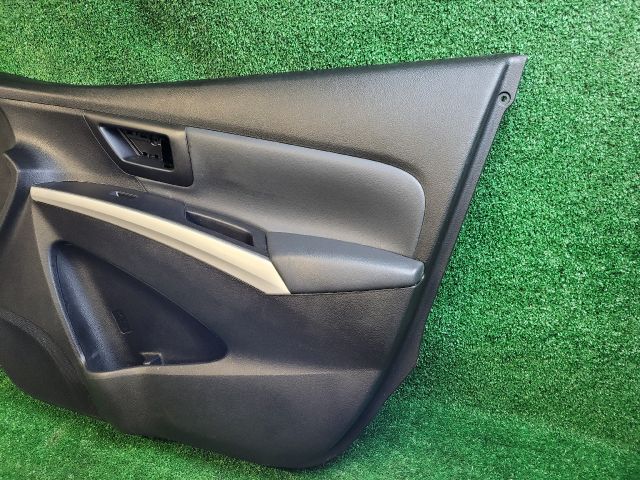 bontott SUZUKI S-CROSS Jobb első Ajtó Kárpit