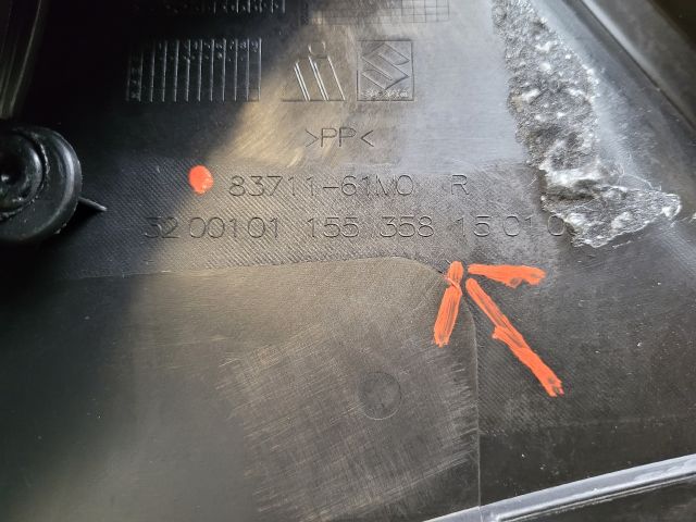 bontott SUZUKI S-CROSS Jobb első Ajtó Kárpit