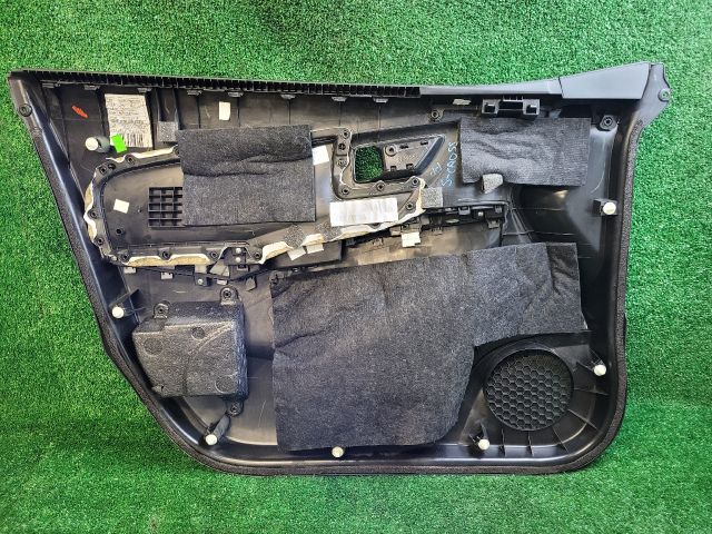 bontott SUZUKI S-CROSS Jobb első Ajtó Kárpit