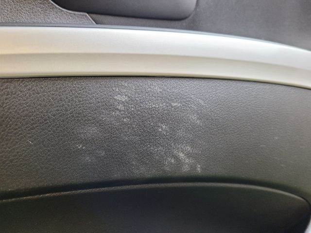 bontott SUZUKI S-CROSS Jobb első Ajtó Kárpit