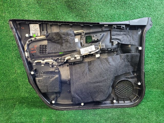 bontott SUZUKI S-CROSS Jobb első Ajtó Kárpit