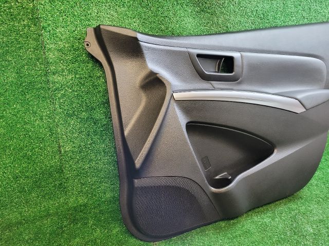 bontott SUZUKI S-CROSS Jobb első Ajtó Kárpit