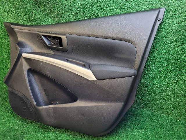 bontott SUZUKI S-CROSS Jobb első Ajtó Kárpit