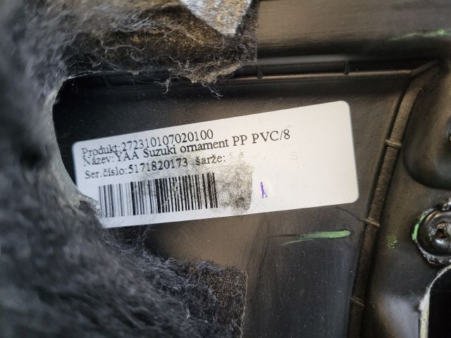 bontott SUZUKI S-CROSS Jobb első Ajtó Kárpit