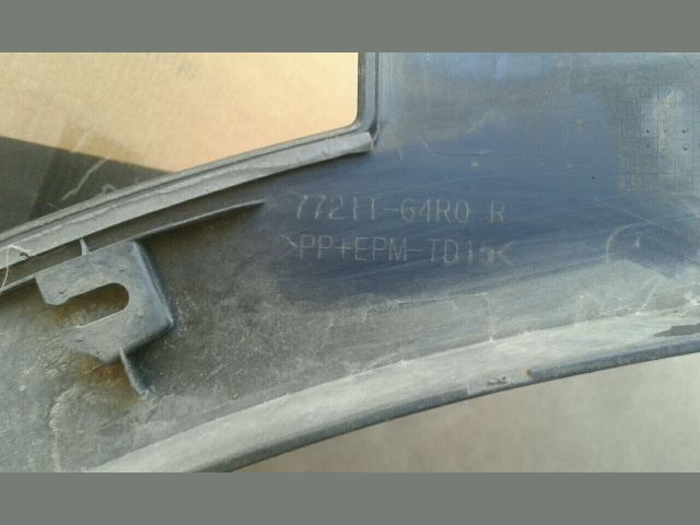 bontott SUZUKI S-CROSS Jobb első Sárvédő Szélesítő