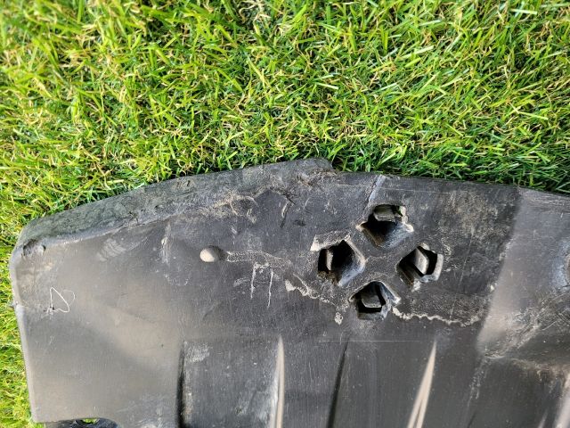 bontott SUZUKI S-CROSS Jobb Fenéklemez