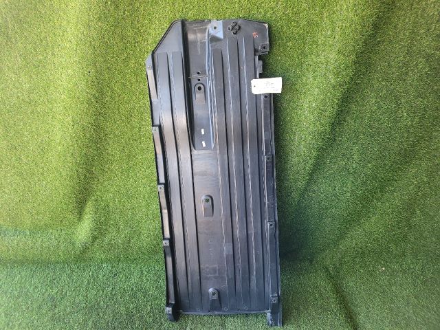 bontott SUZUKI S-CROSS Jobb Fenéklemez