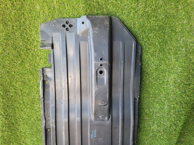 bontott SUZUKI S-CROSS Jobb Fenéklemez