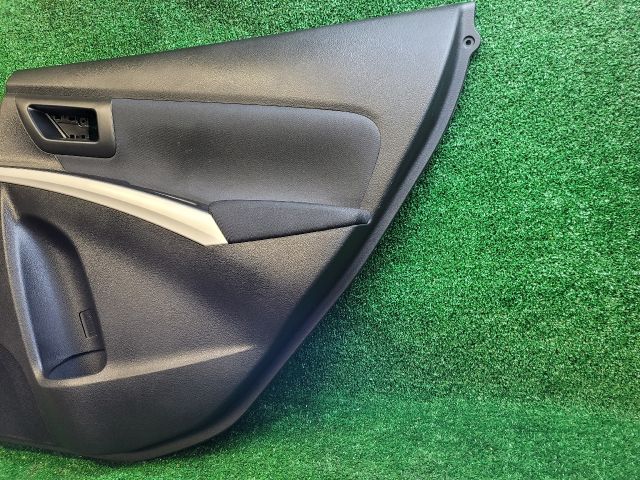 bontott SUZUKI S-CROSS Jobb hátsó Ajtó Kárpit