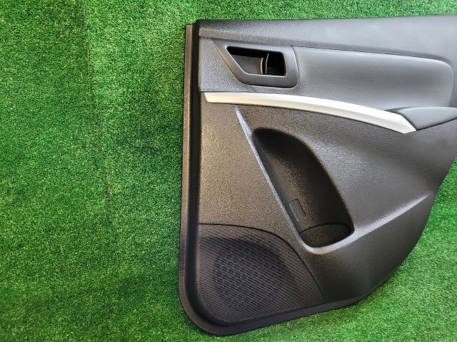 bontott SUZUKI S-CROSS Jobb hátsó Ajtó Kárpit