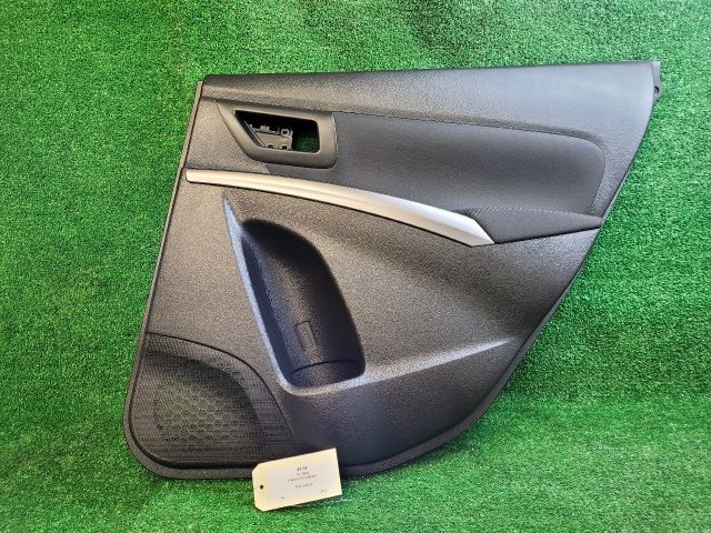 bontott SUZUKI S-CROSS Jobb hátsó Ajtó Kárpit