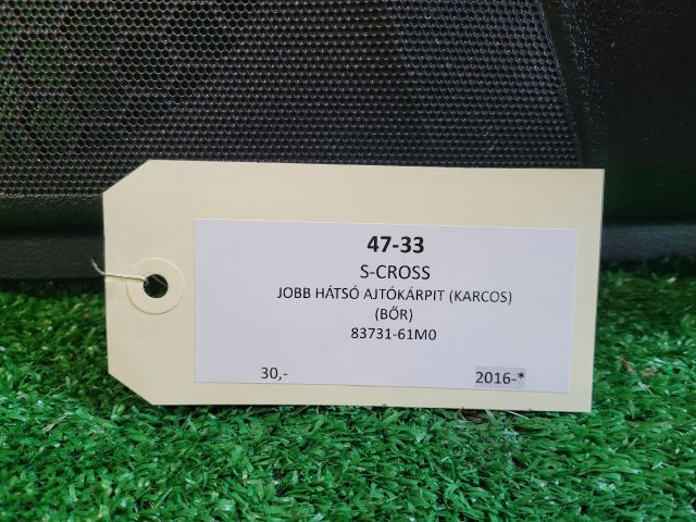 bontott SUZUKI S-CROSS Jobb hátsó Ajtó Kárpit