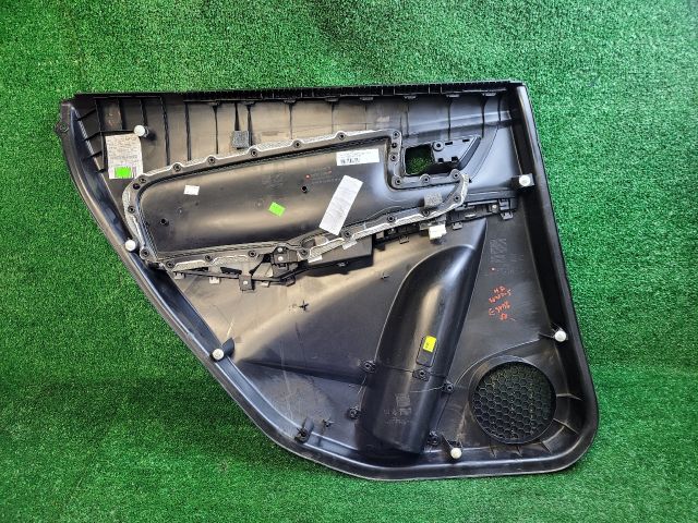 bontott SUZUKI S-CROSS Jobb hátsó Ajtó Kárpit