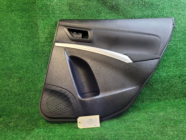 bontott SUZUKI S-CROSS Jobb hátsó Ajtó Kárpit