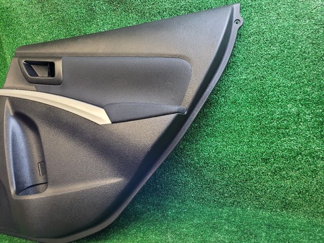 bontott SUZUKI S-CROSS Jobb hátsó Ajtó Kárpit