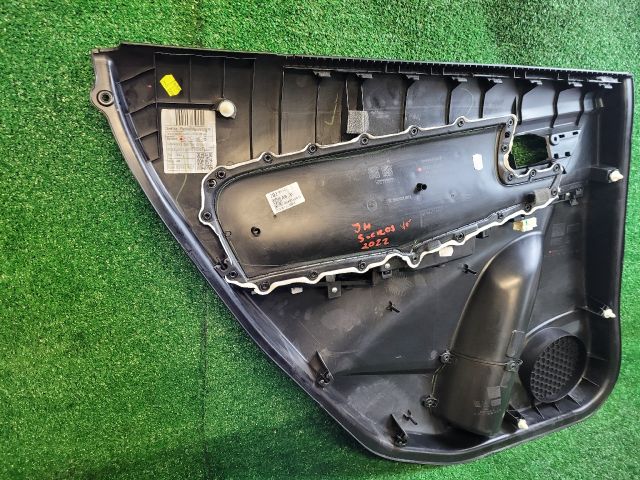 bontott SUZUKI S-CROSS Jobb hátsó Ajtó Kárpit