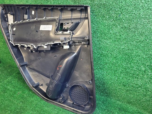 bontott SUZUKI S-CROSS Jobb hátsó Ajtó Kárpit