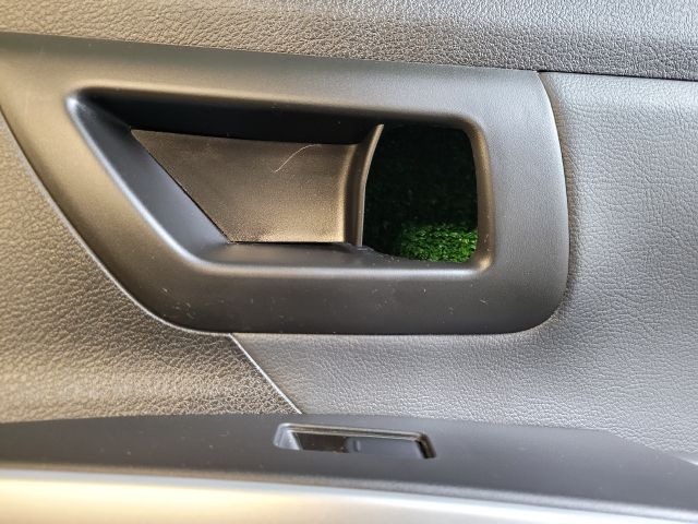 bontott SUZUKI S-CROSS Jobb hátsó Ajtó Kárpit