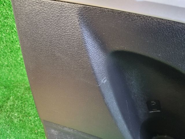 bontott SUZUKI S-CROSS Jobb hátsó Ajtó Kárpit