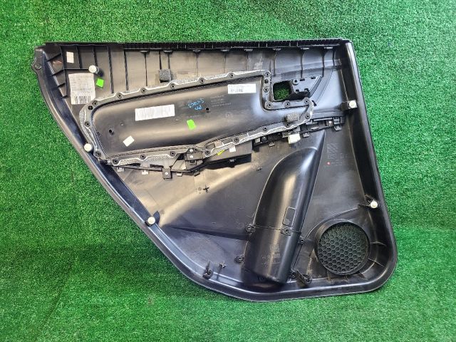 bontott SUZUKI S-CROSS Jobb hátsó Ajtó Kárpit